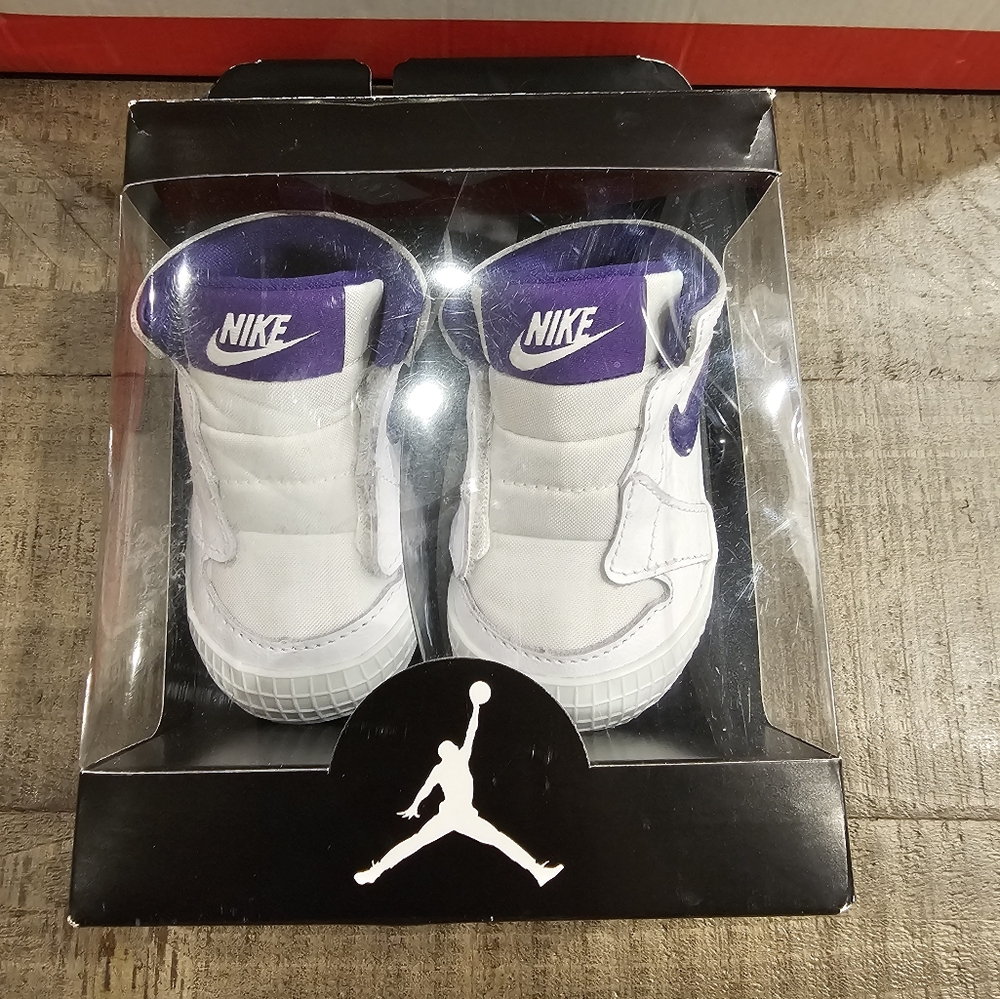 NWT Jordan 1 Retro Crib Bootie Size 3C - Picture 2 of 5